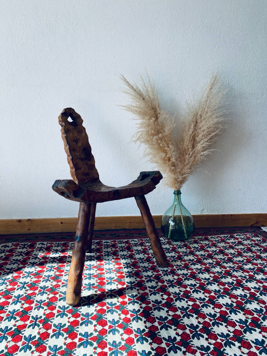 Antique tripod chair