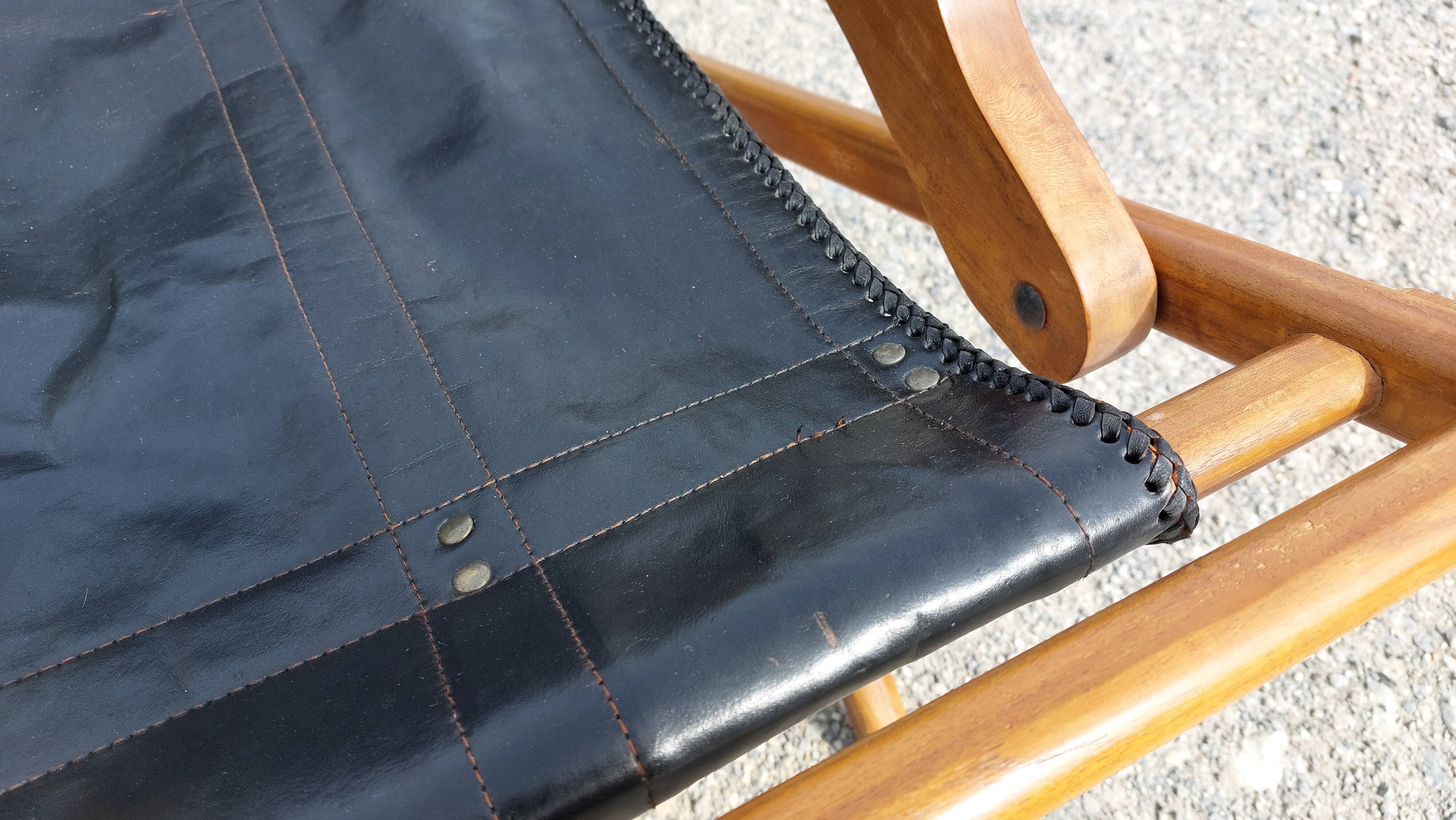 Old deckchair deck chair in wood and black leather - 40s