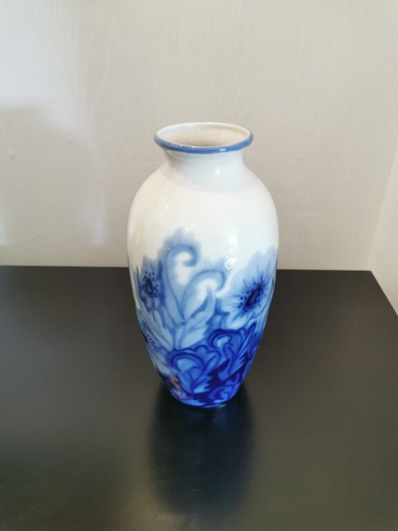 Porcelain vase by Camille Tharaud
