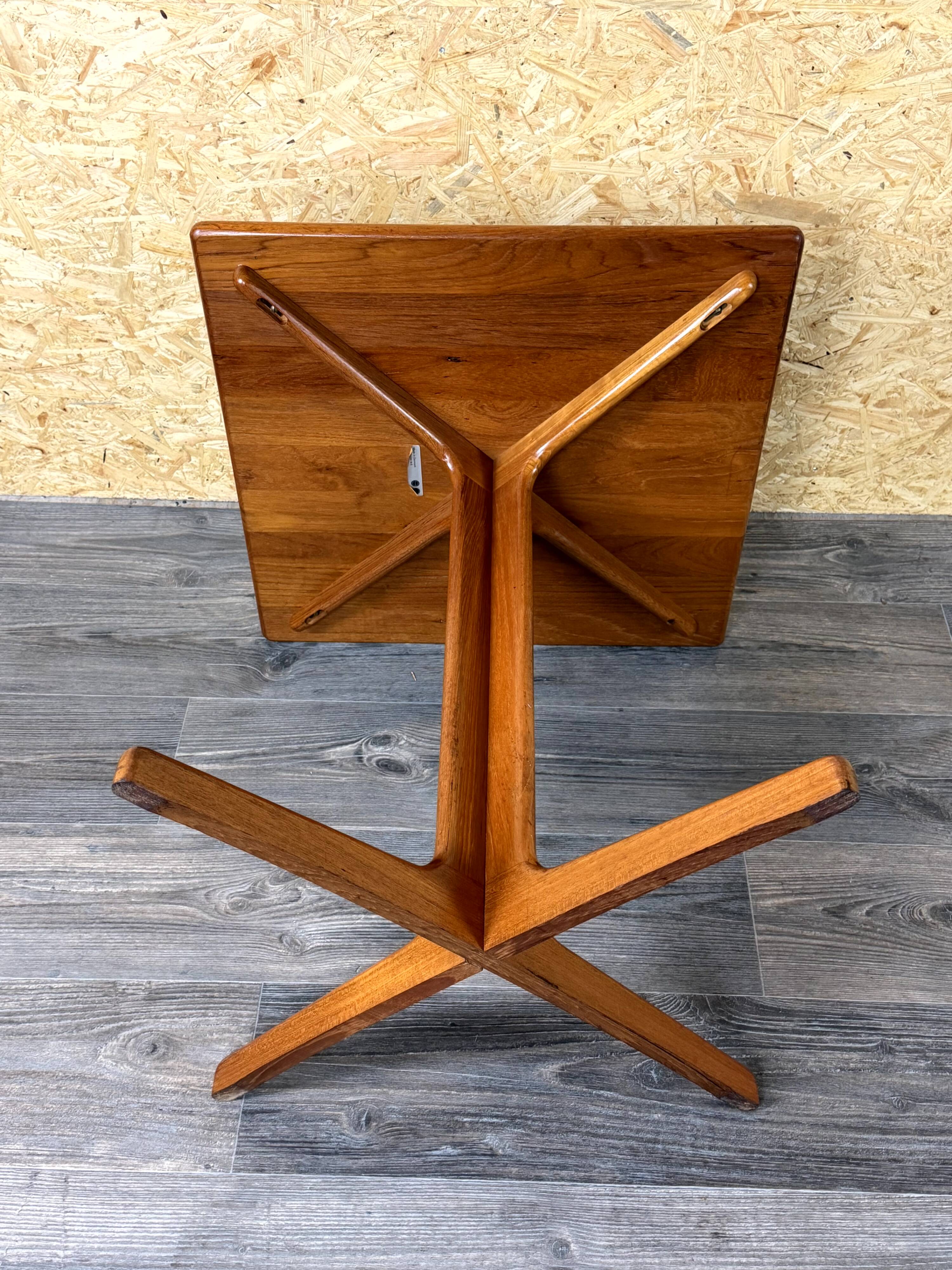 Table d'appoint en teck des années 1960/70 par O.D. Møbler A-S Danemark Design danois