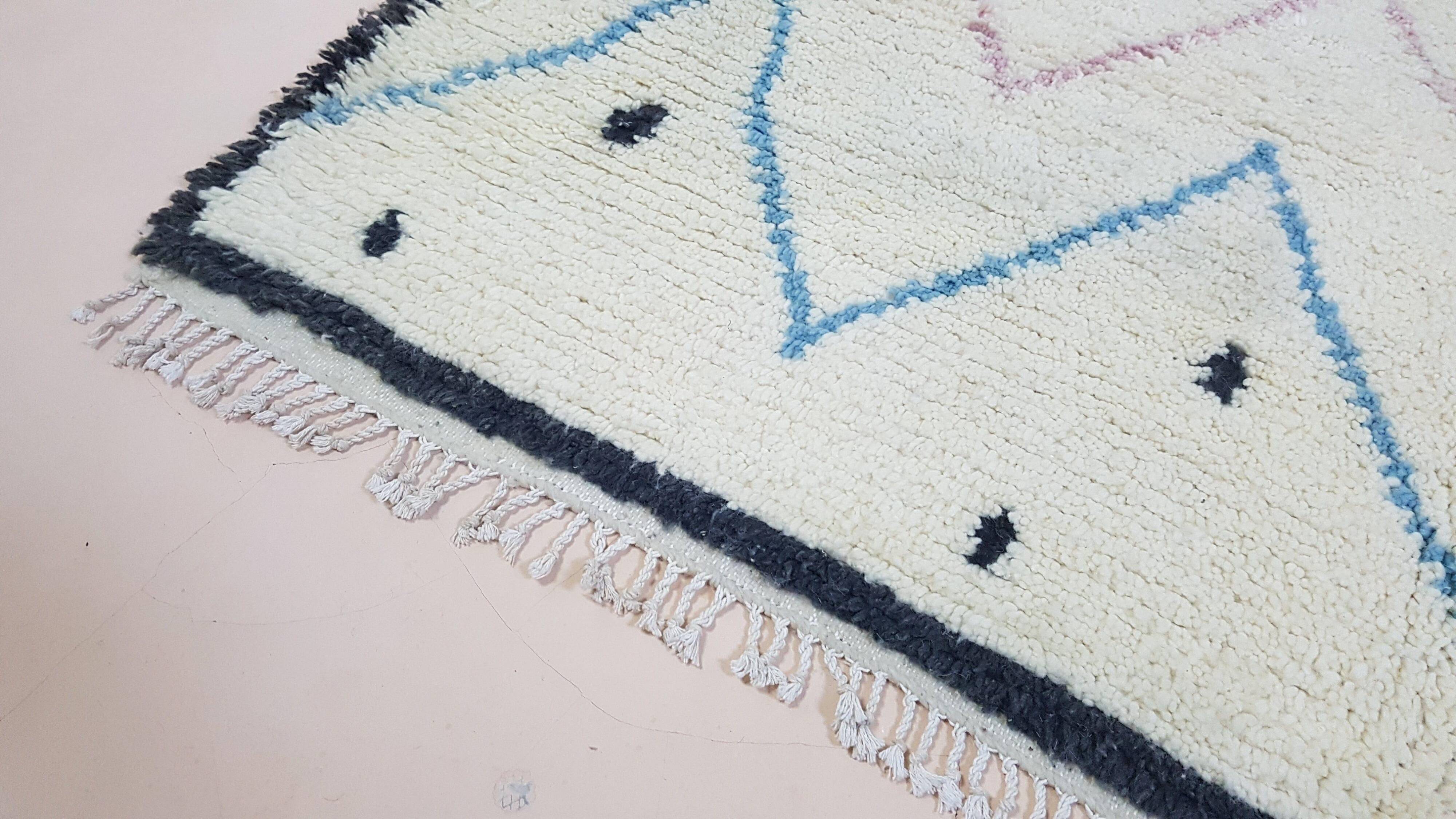 Large Azilal rug, 295 x 190 cm