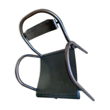Industrial chair with rounded armrest spout