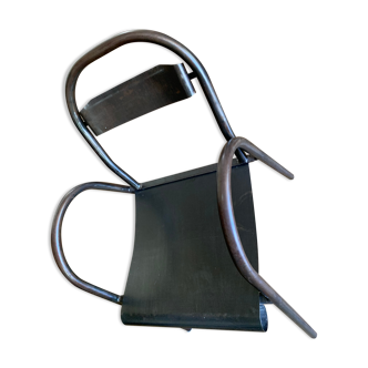 Chaise industrielle avec bec accoudoir arrondi