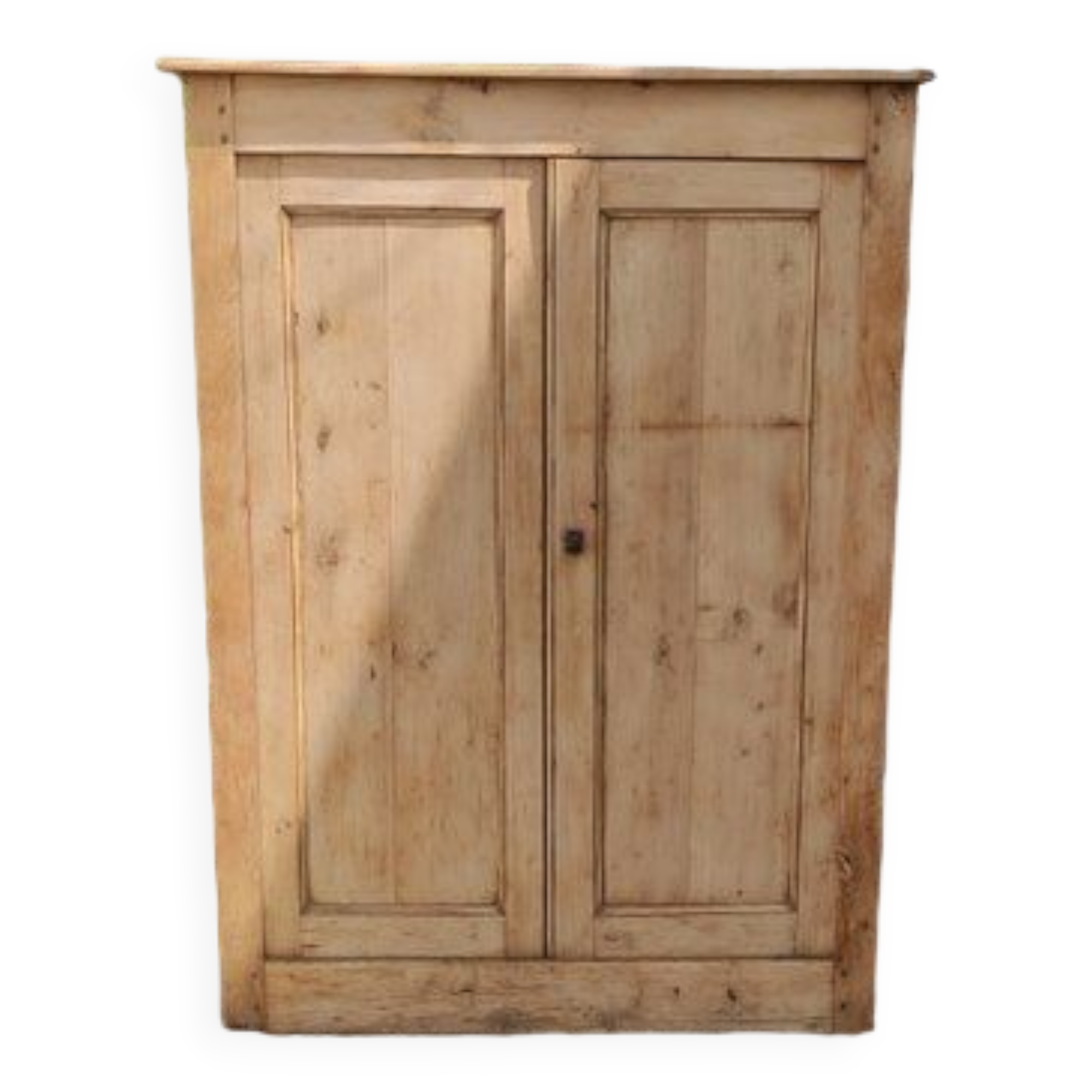 Low cabinet
