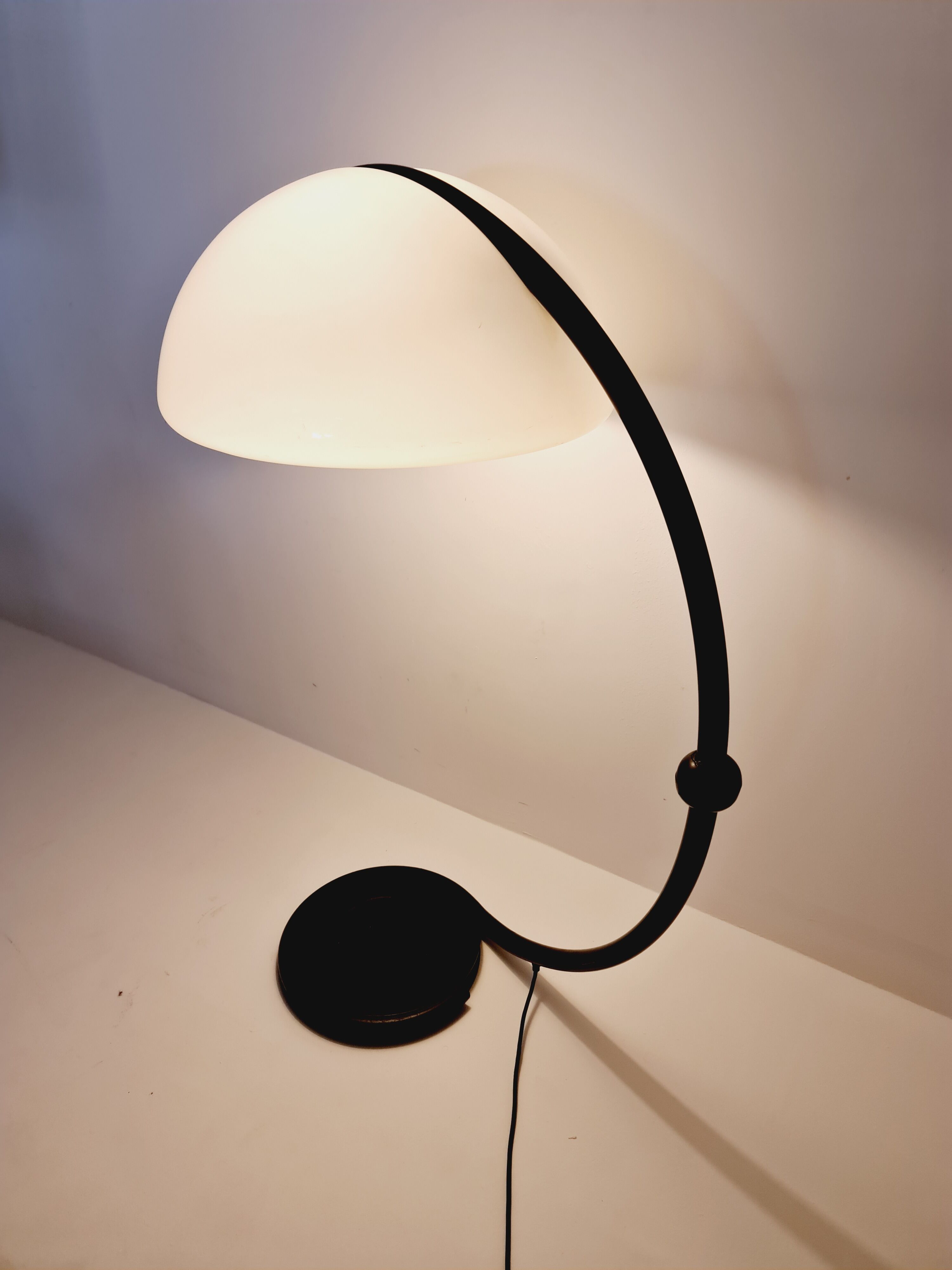 Serpentine floor lamp by Elio Martinelli for martinelli luce, 1970s