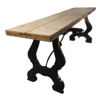 Authentic outdoor table - interior