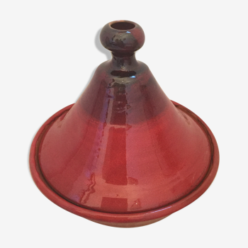 Flamed red tagine dish