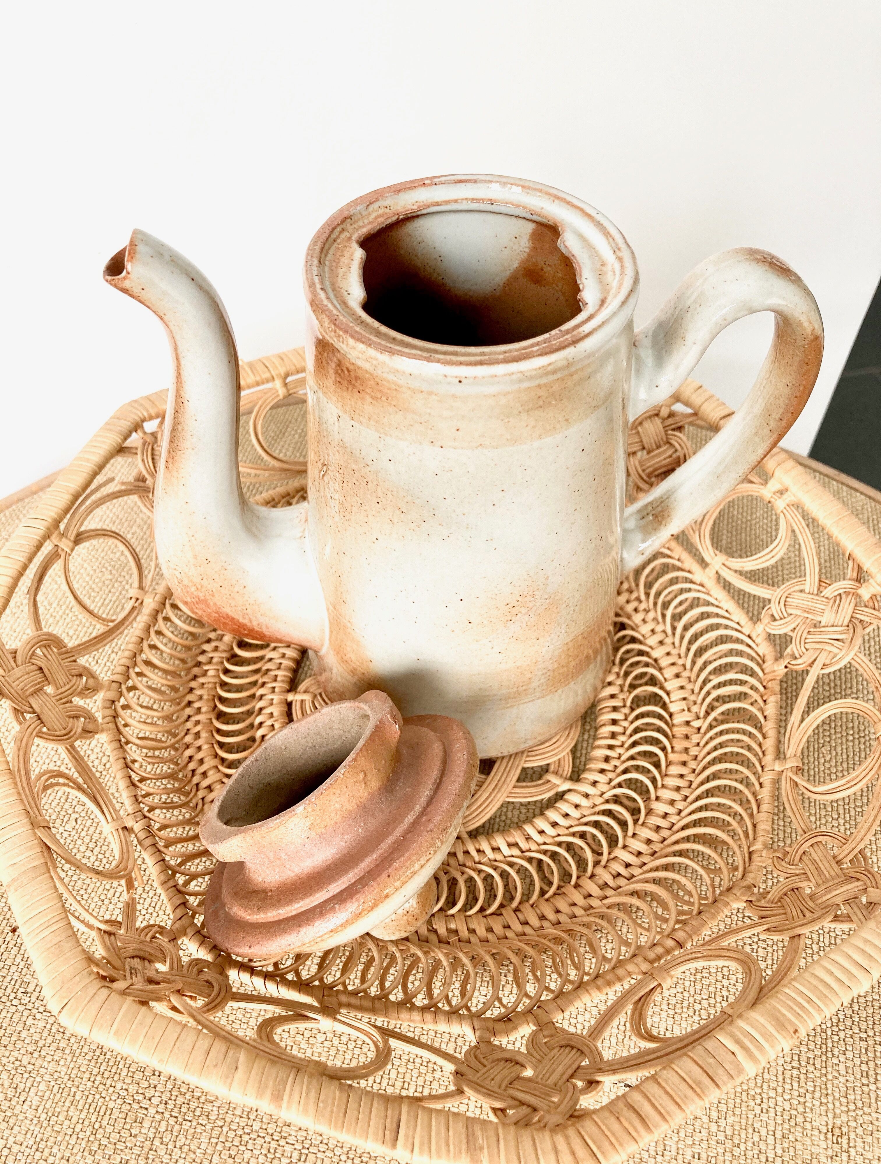 Enamelled stoneware coffee maker