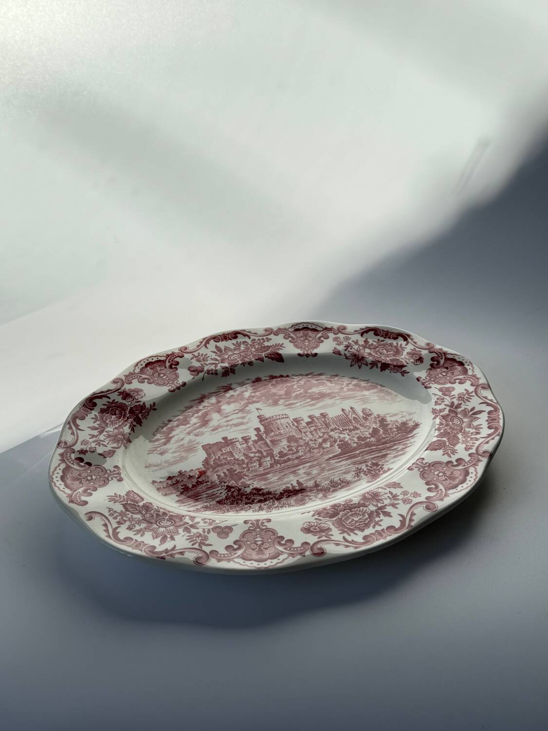 Vintage Enoch Wedgwood “Royal Homes Of Britain” red hand engraved serv