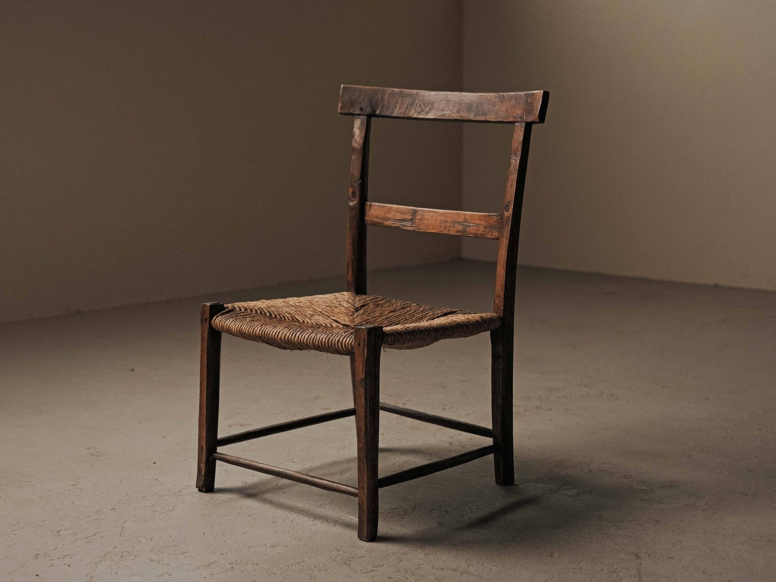 Auvergnat armchair in wood and straw, folk art, 19th century