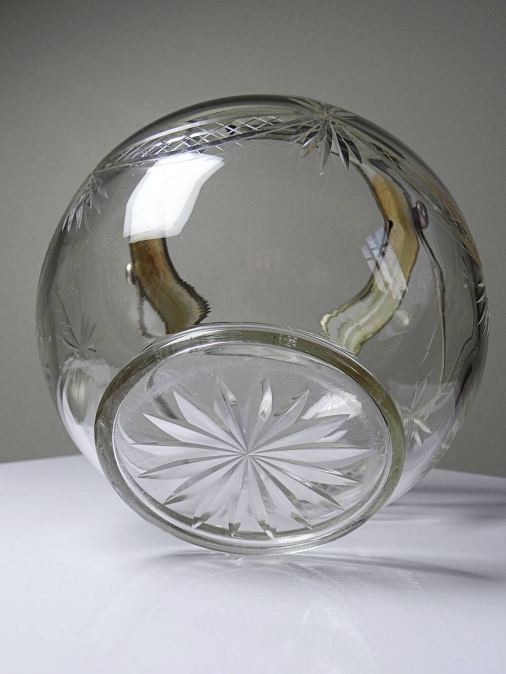 Pot/bowl with a bubble design, antique engraved crystal from Bohemia and silver-plated metal, 1920-1940.