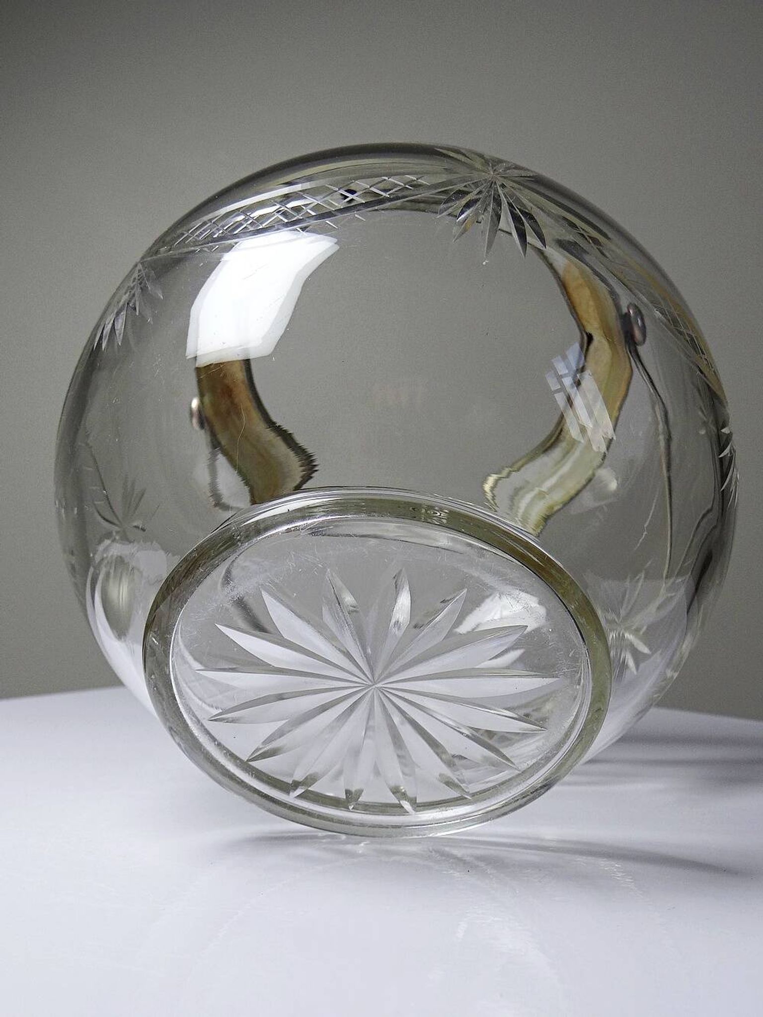 Pot/bowl with a bubble design, antique engraved crystal from Bohemia and silver-plated metal, 1920-1940.