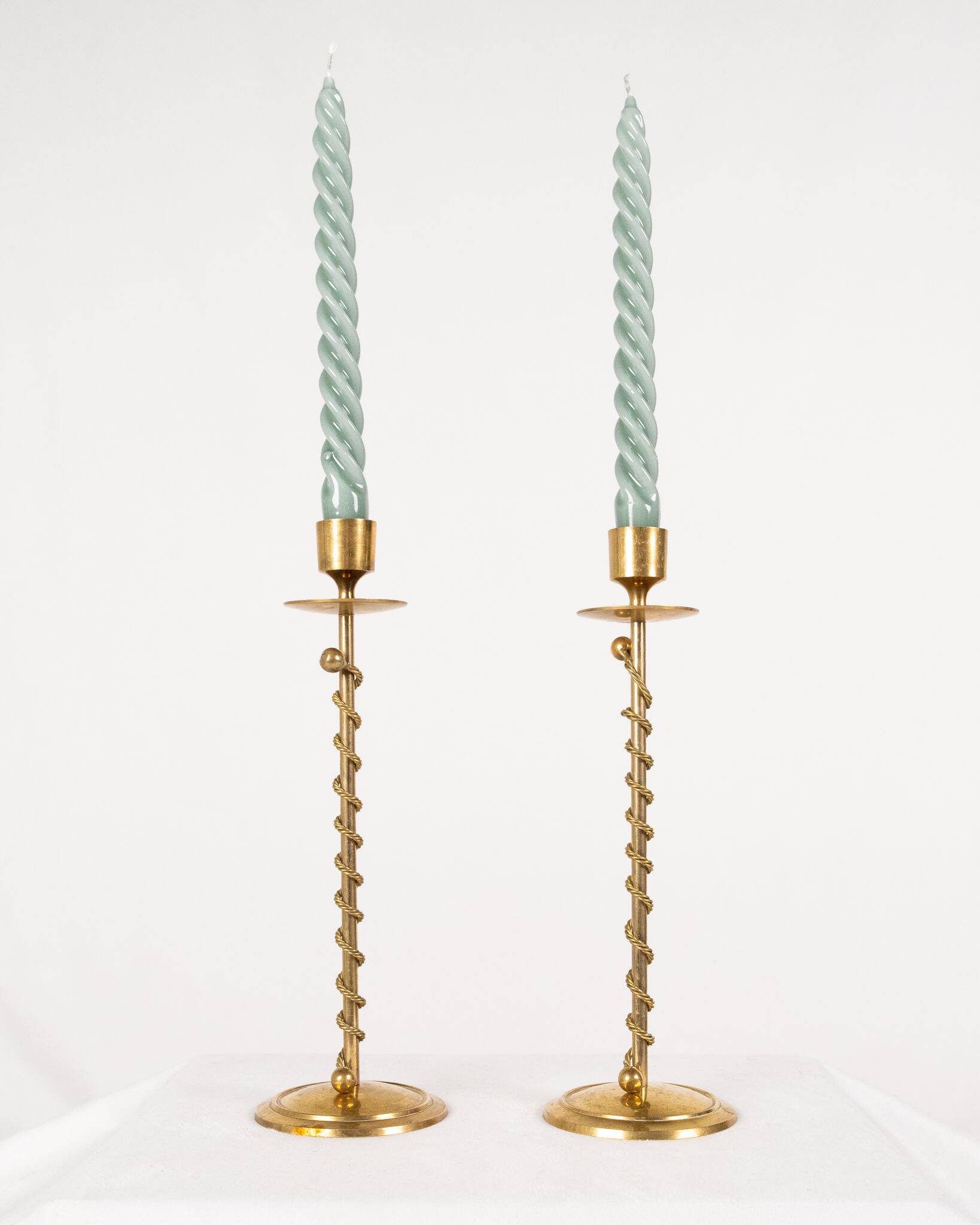 Paire de bougeoirs Art Deco en laiton torsadé, France, 1940