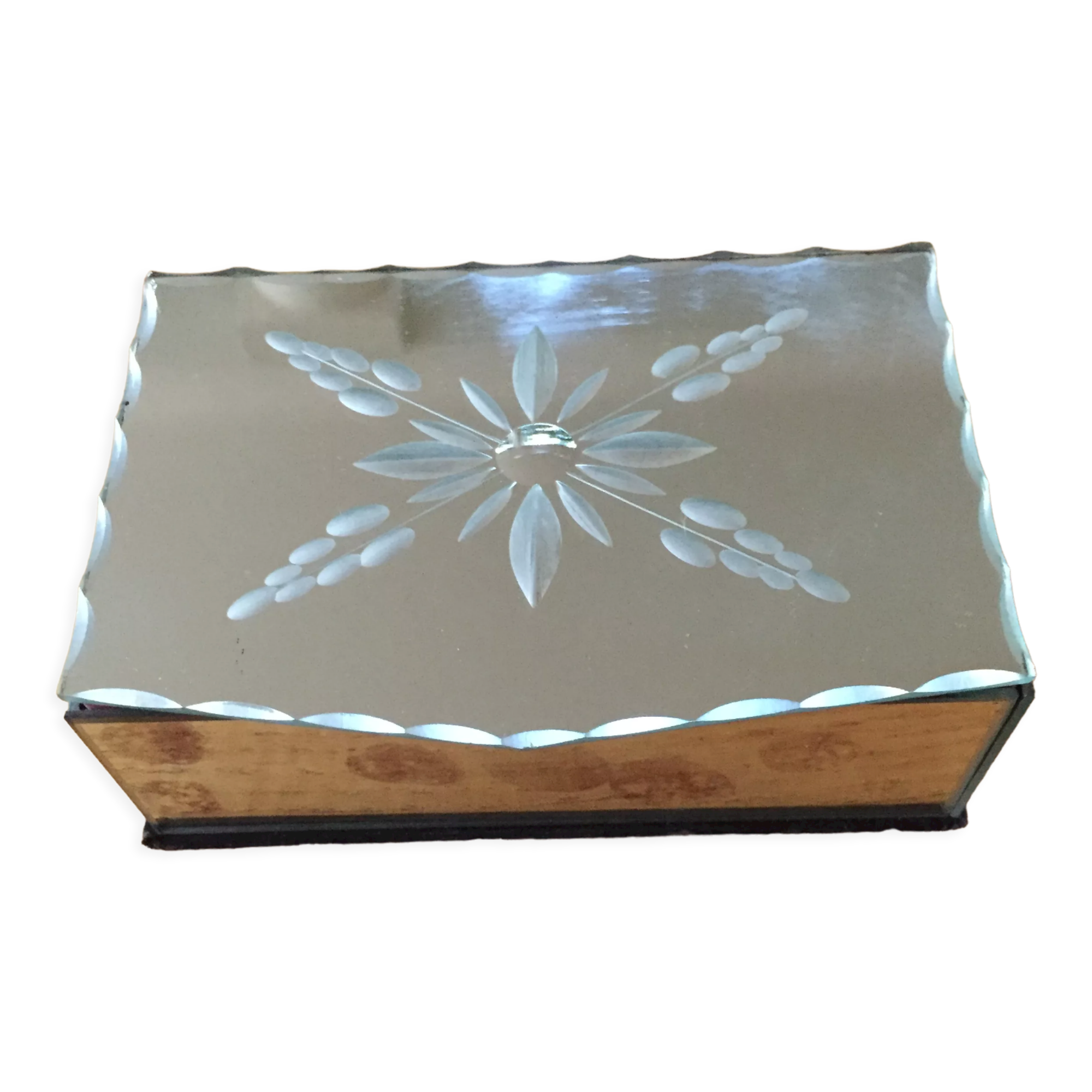 Beveled mirror jewelry box
