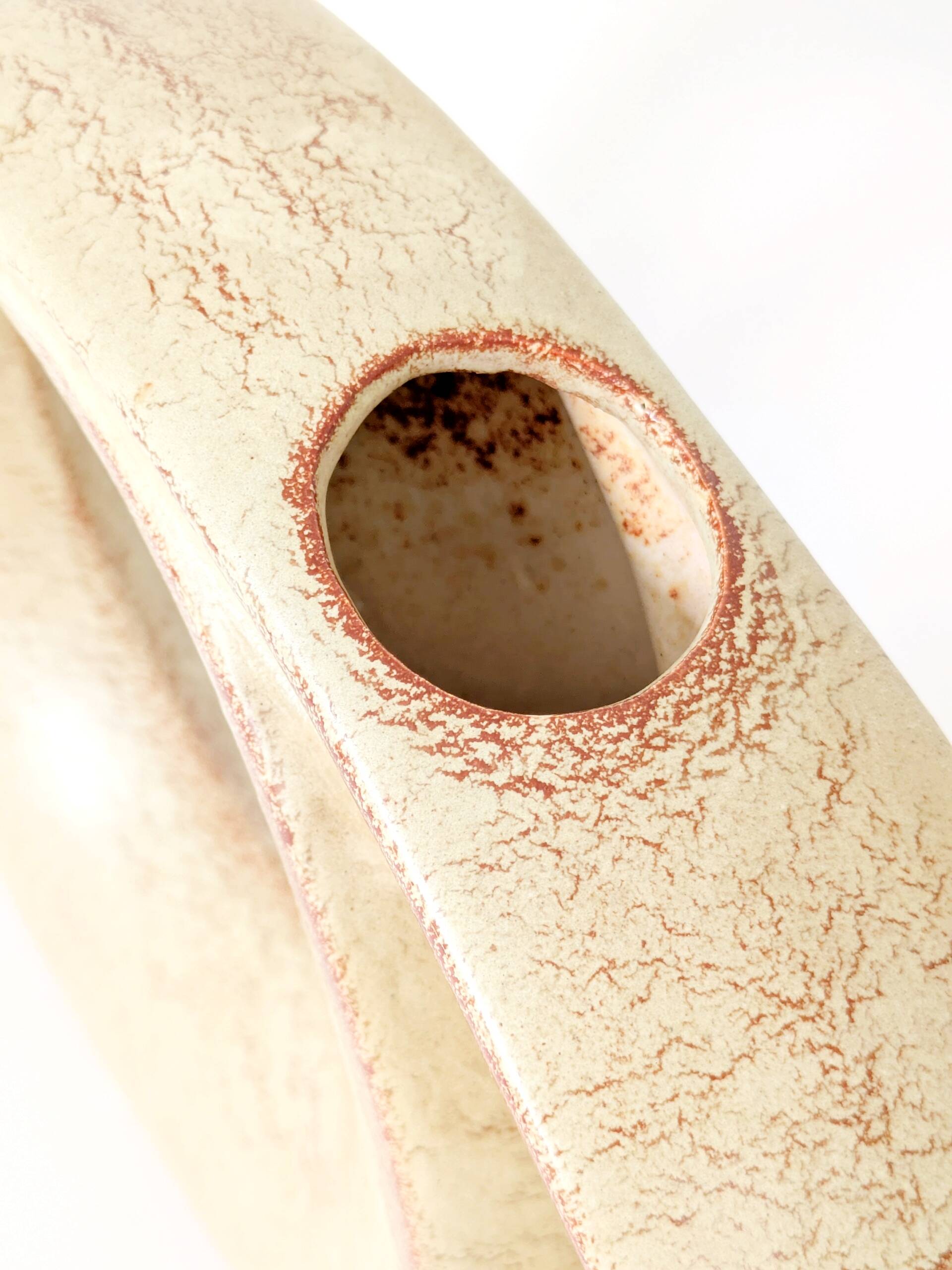 Vase sculptural Bertoncello, céramique italienne tabac, années 60