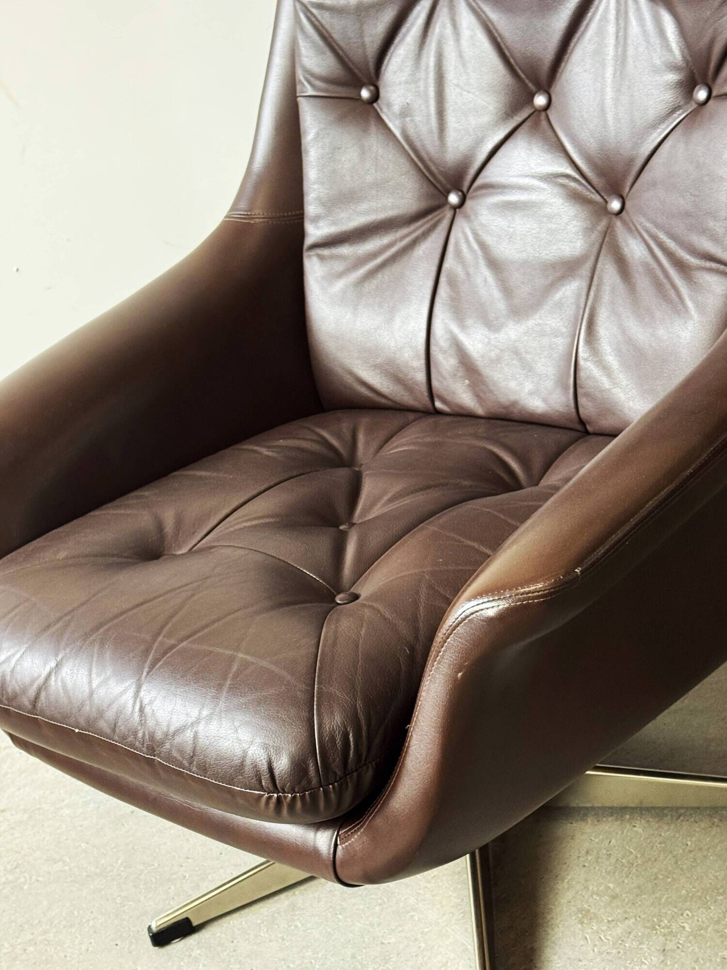 Fauteuil pivotant en cuir, Danemark, années 1960/1970, style Mid-C Modern, vintage