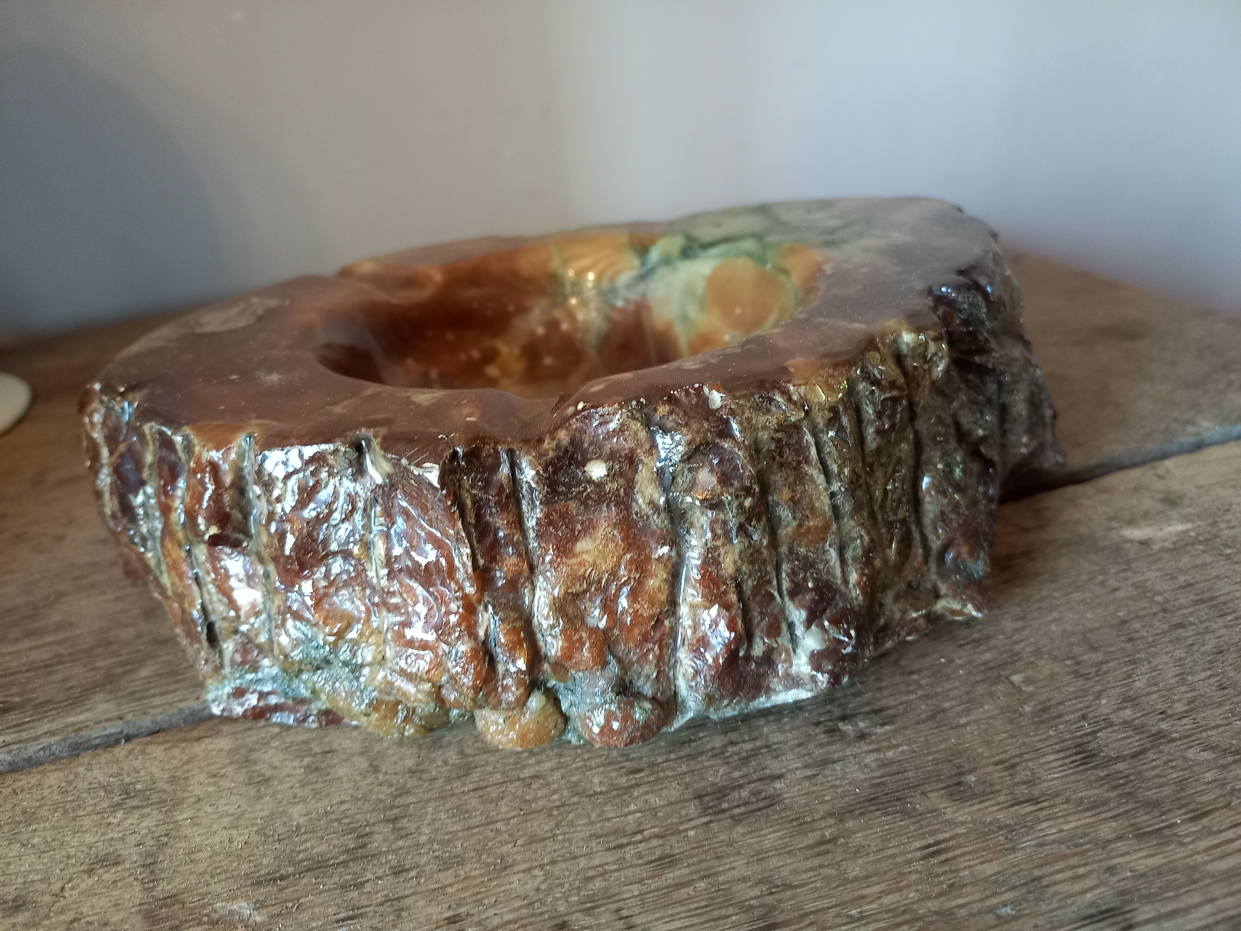 Large vintage alabaster pocket-empty ashtray