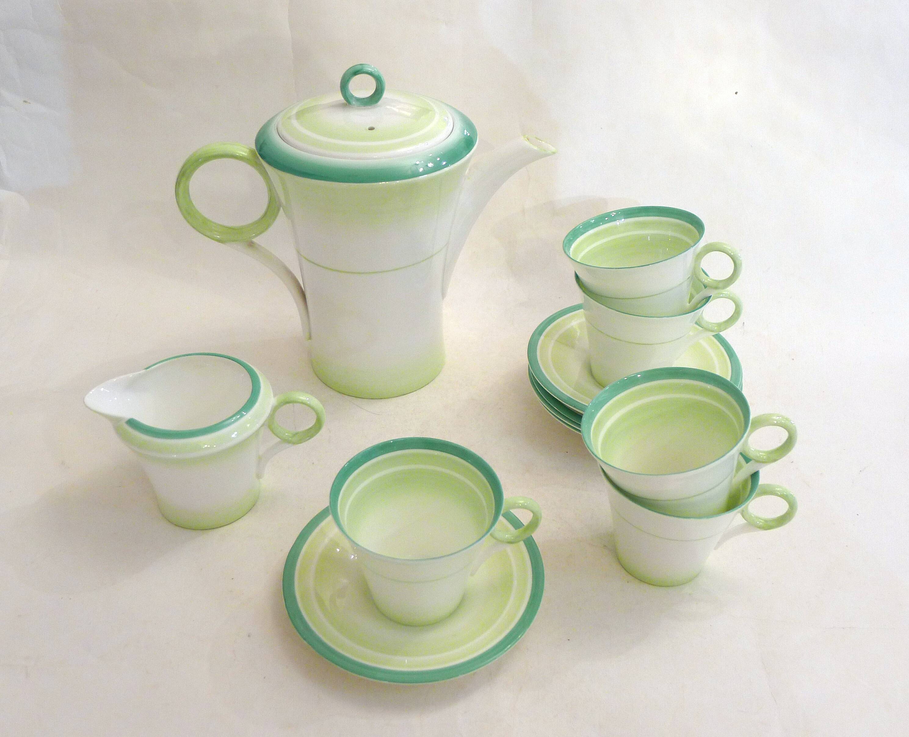 Art Deco English coffee service in porcelain from the 1930s.