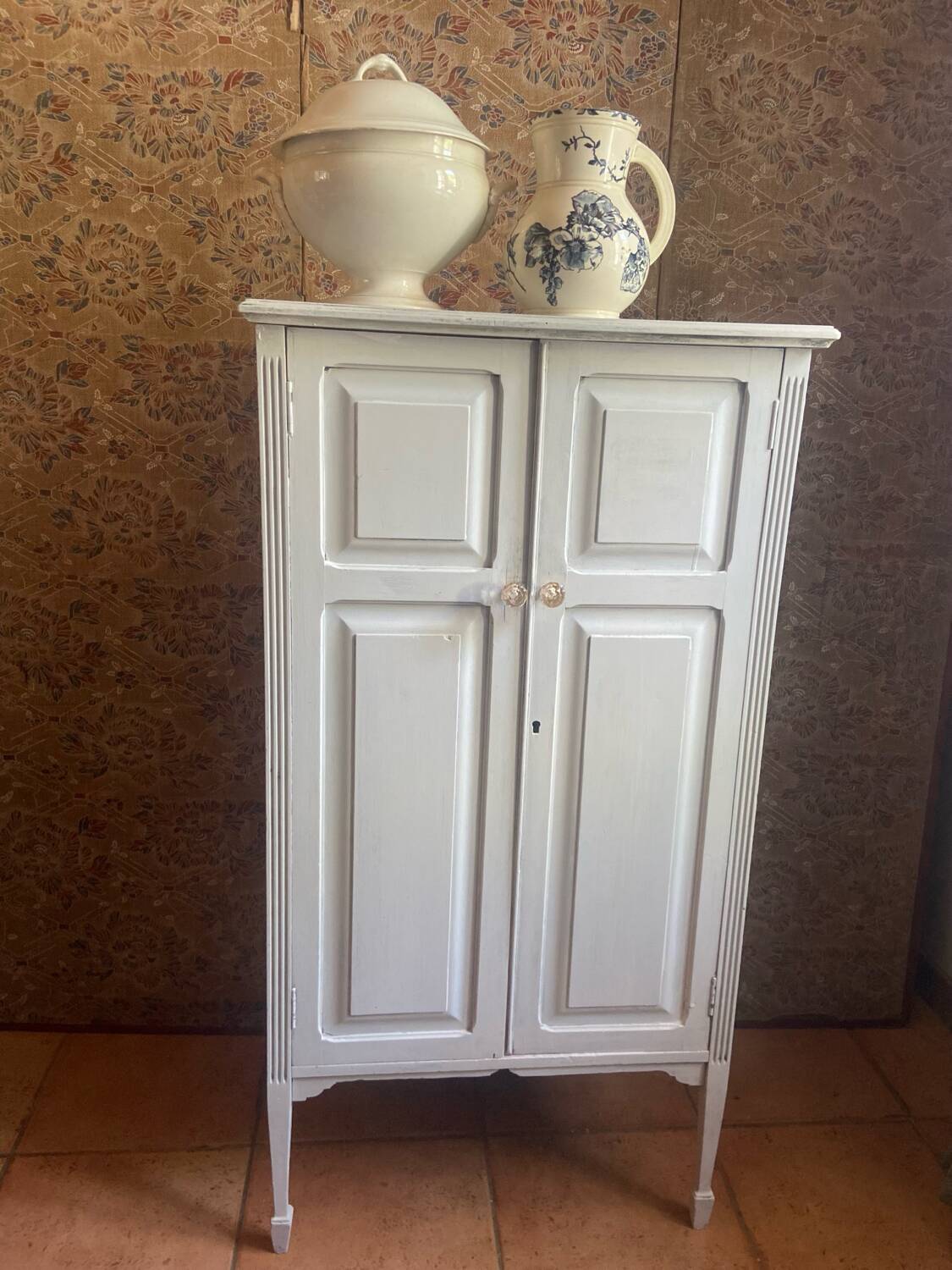Small wardrobe 1900