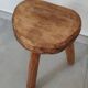 Tabouret tripode en bois clair
