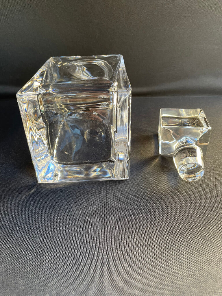 Whisky decanter in blown and cut crystal