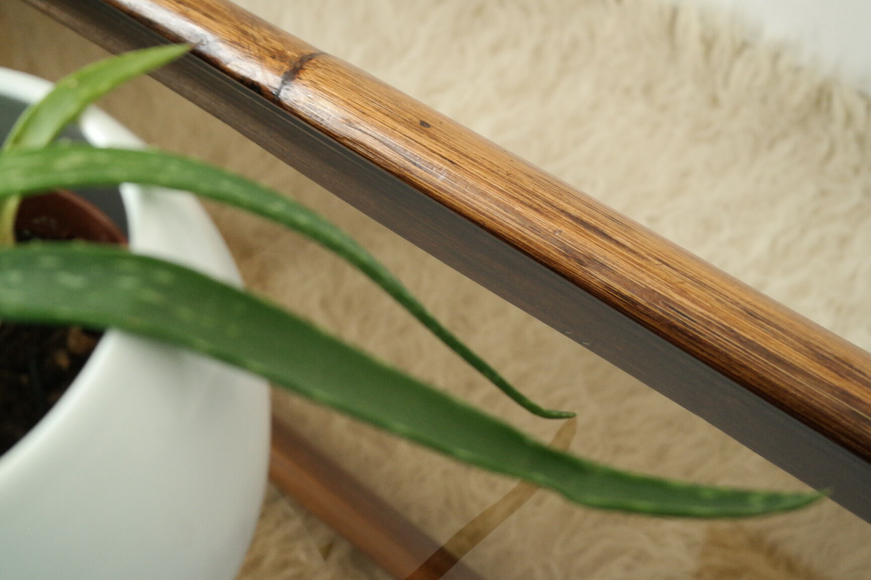 Table basse en bambou et verre fumé vintage