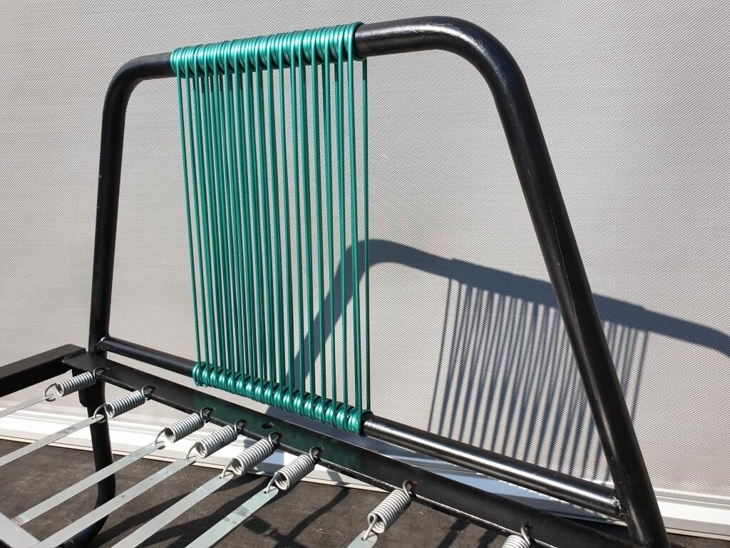 Metal bed  scoubidous green metal