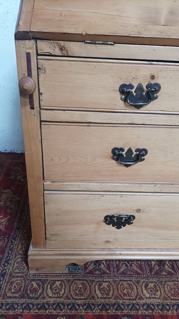 Bureau de pente, scriban en pin XIXème