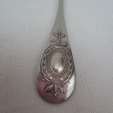 Suite of 6 small silver dessert spoons, medallion decoration