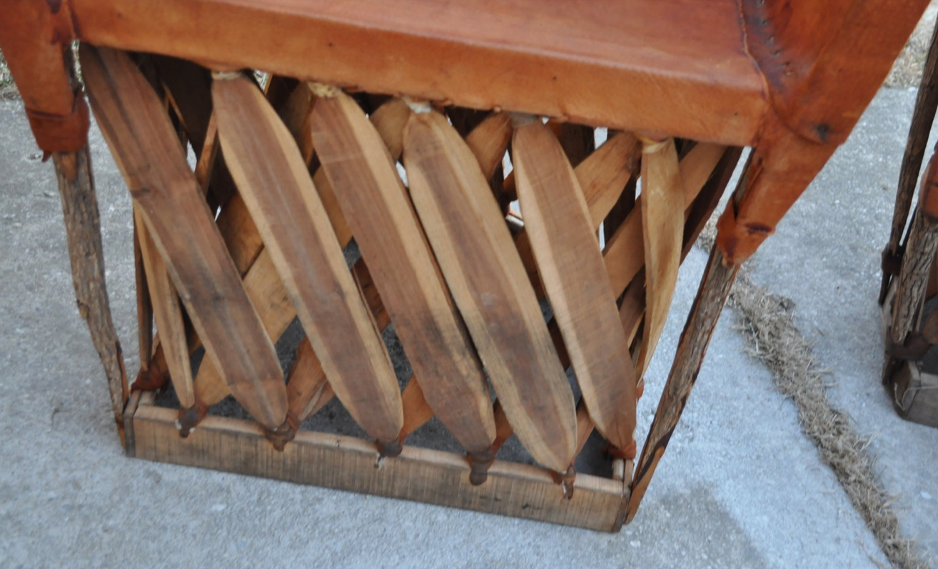 Paire de fauteuils "Mexican Equipale pigskin chair"