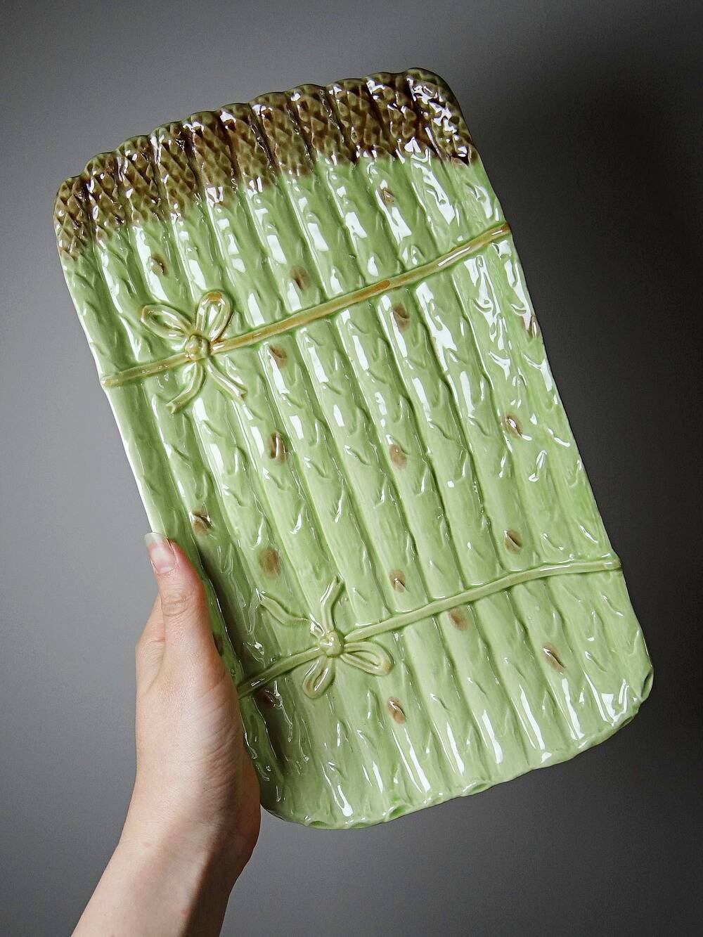 Asparagus service in earthenware, trompe-l'œil decoration, vintage 1970s-1980s.