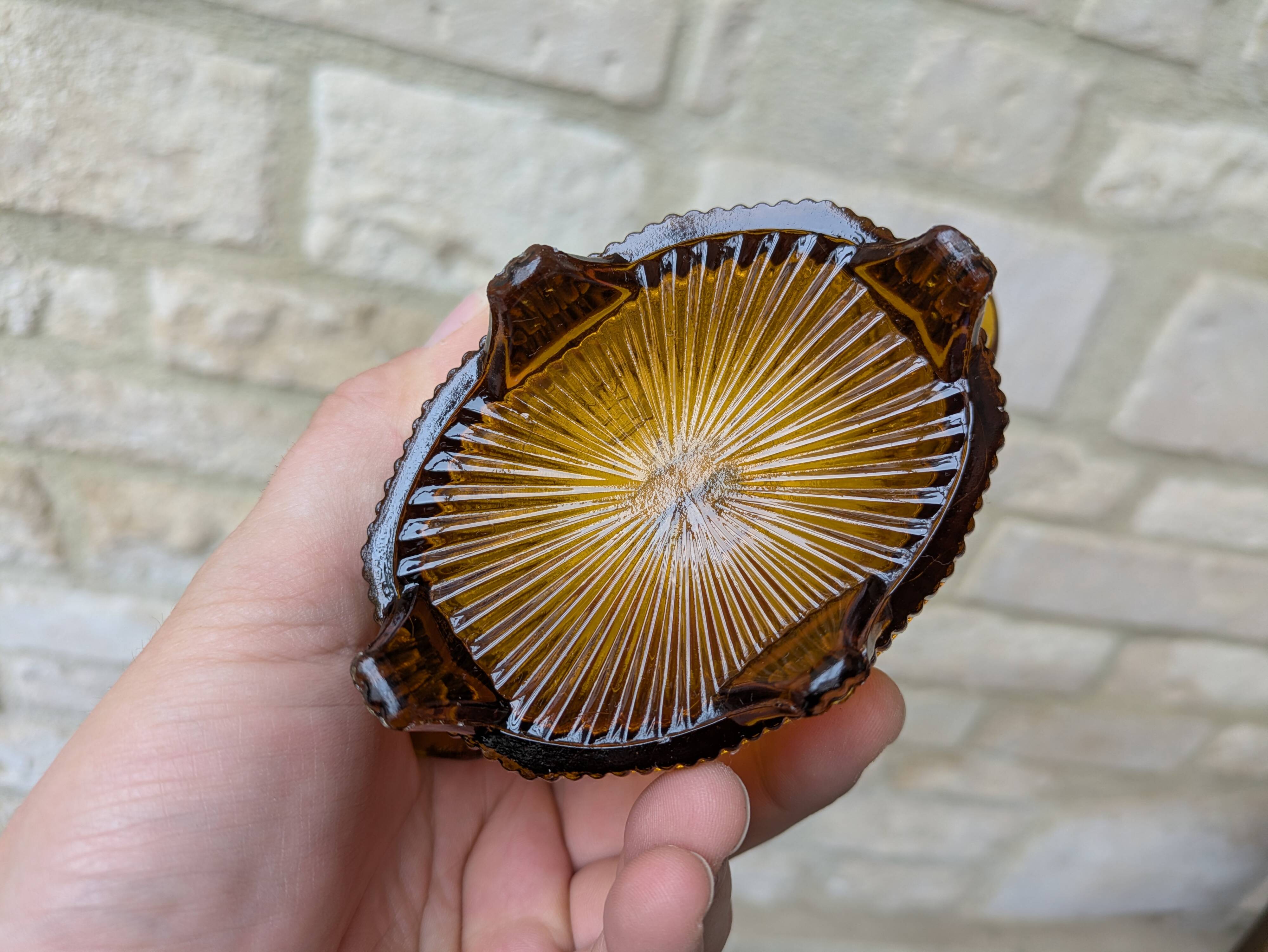 Amber glass bonbonnière with lid
