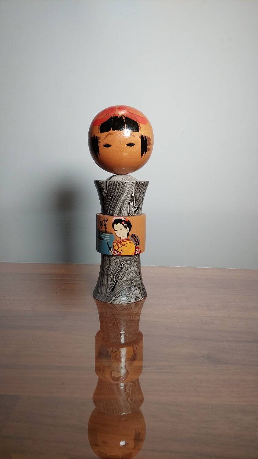 Kokeshi marbré ancien