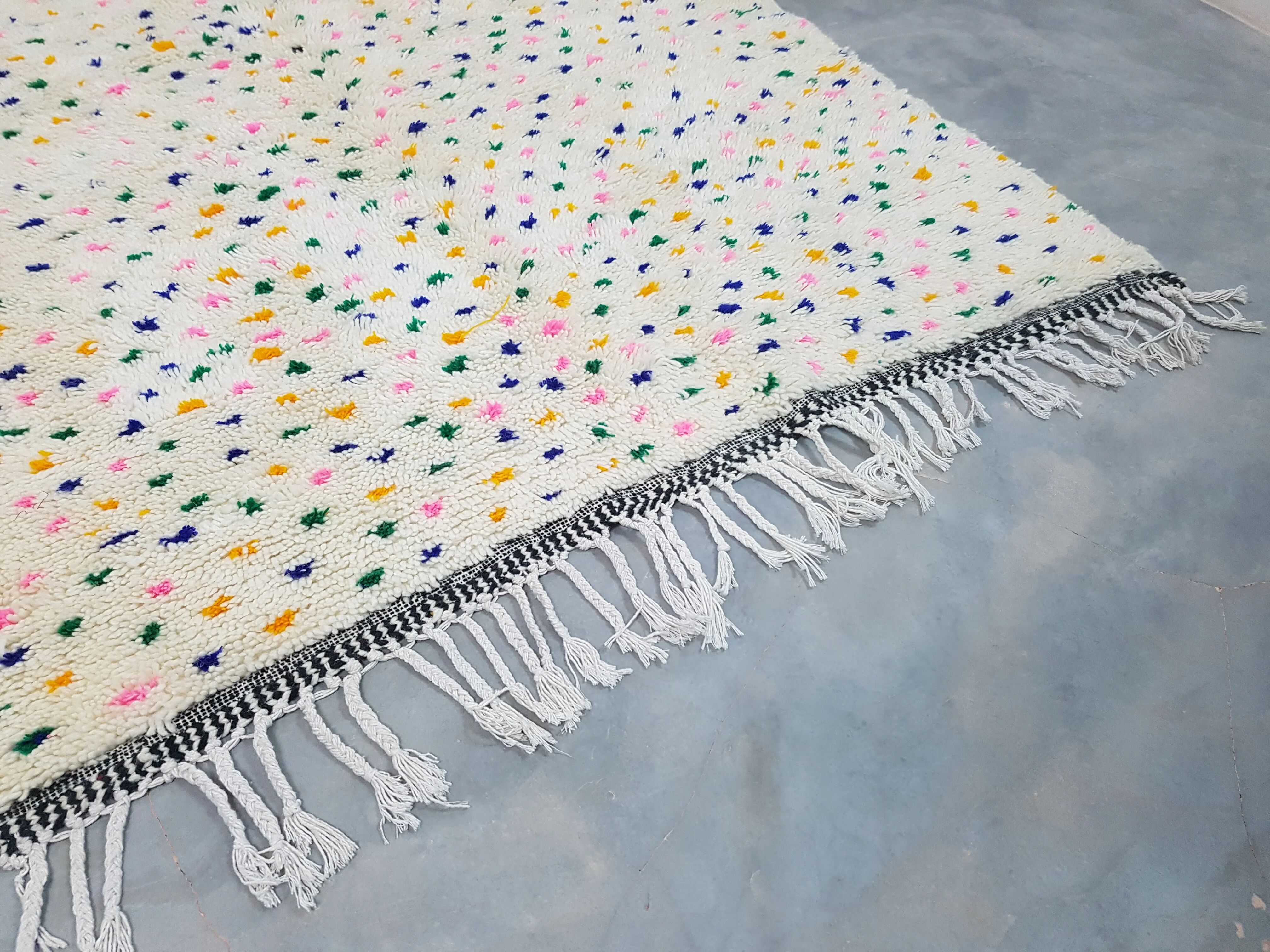 Handmade Azilal rug, 240 x 150 cm, AZ-136