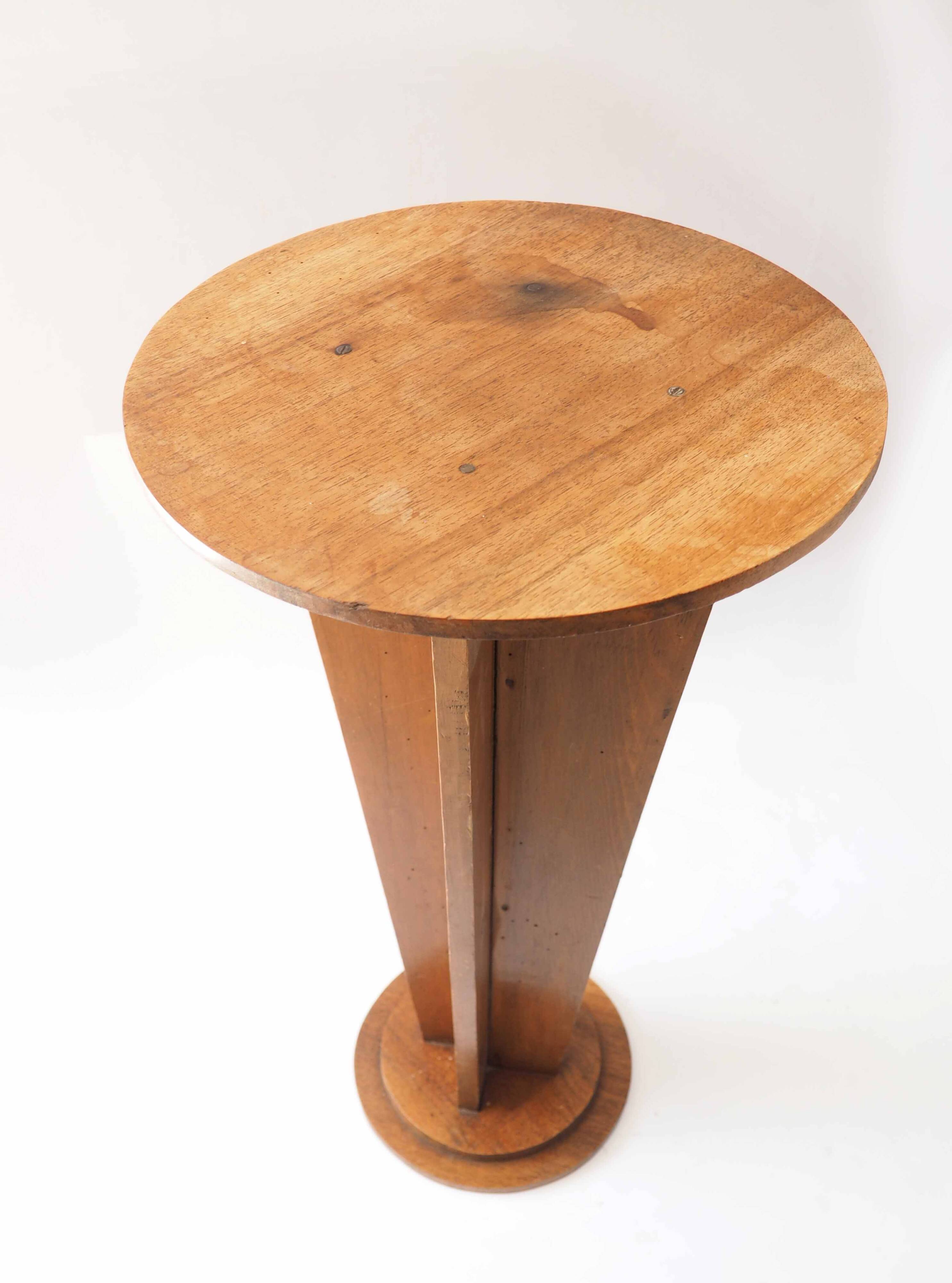 Art deco pedestal table