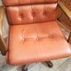 Paire de fauteuils pivotant havane vintage Italie