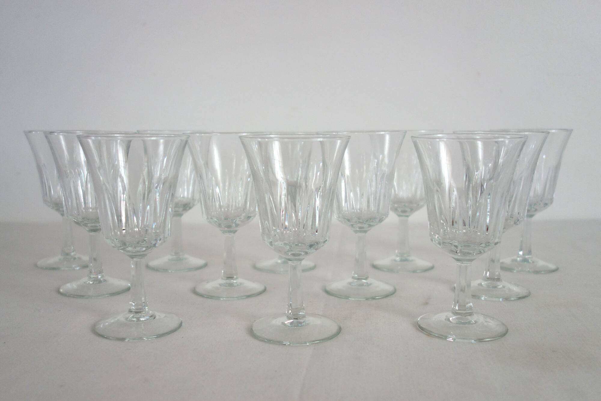 12 Regency Luminarc wine glasses from the 70s