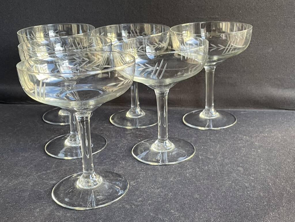 6 Champagne glasses – Cut crystal