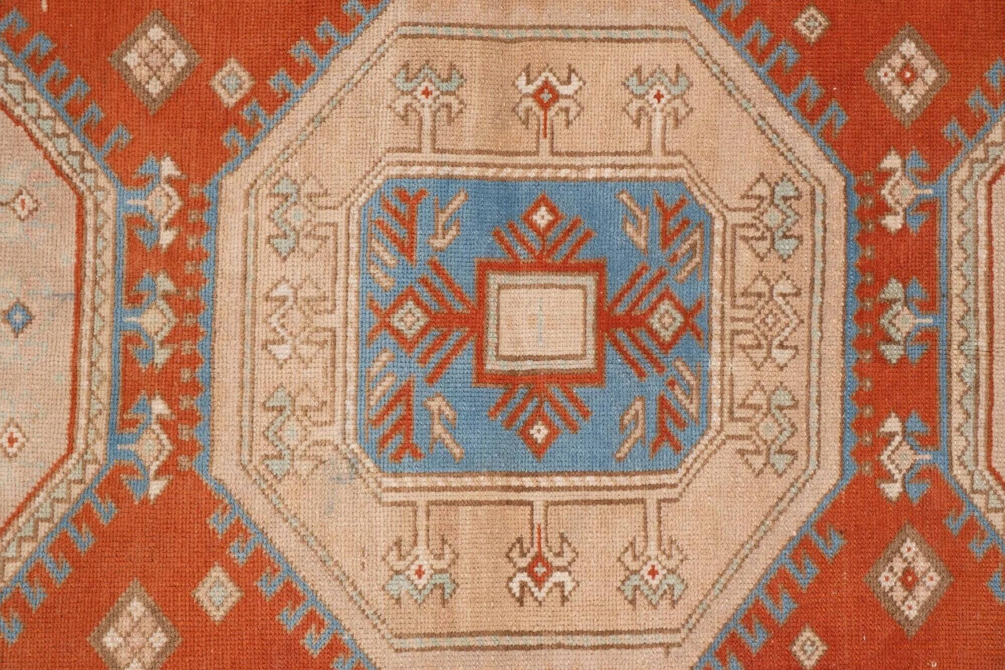 Vintage handmade Turkish rug 125x218 cm