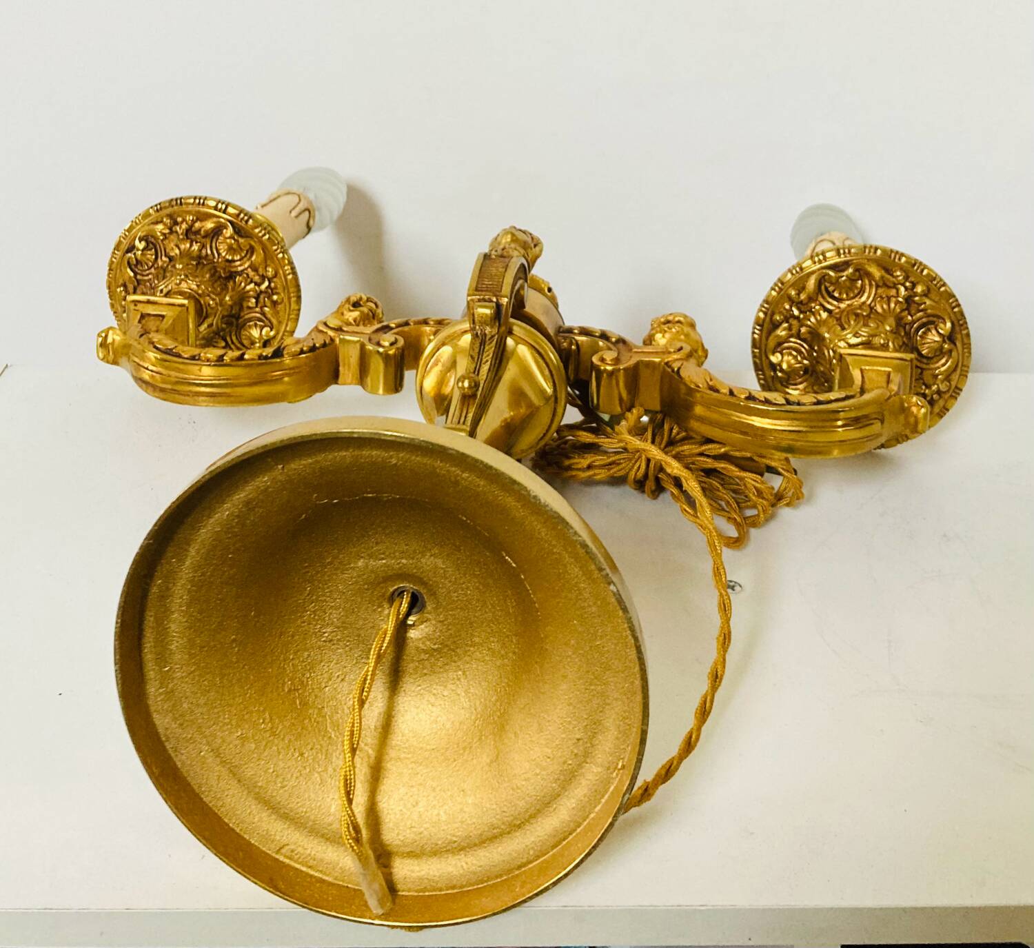 Chandelier en bronze à décors de putti et cariatides, début XXe