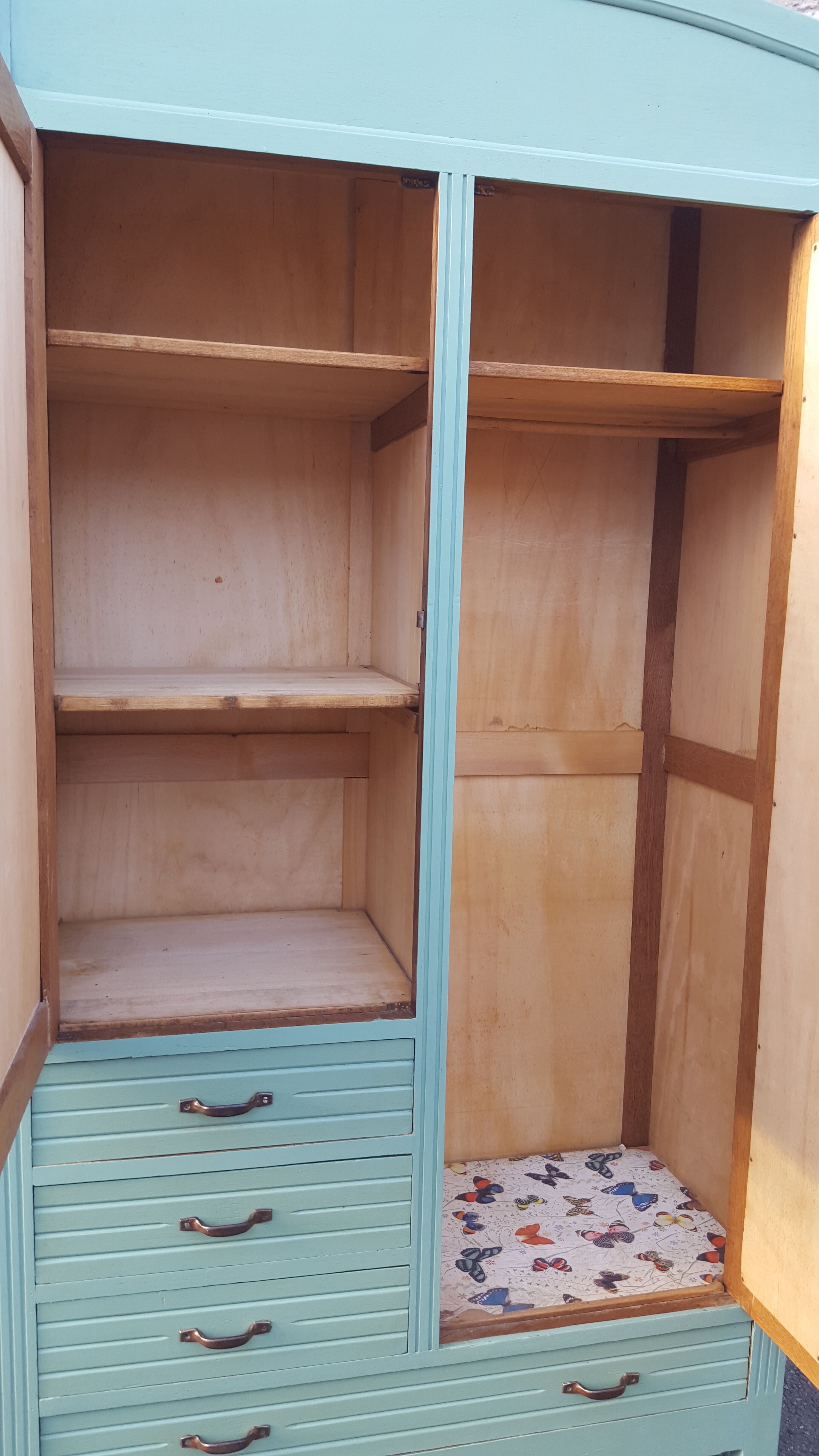 Vintage parisian wooden slip-up