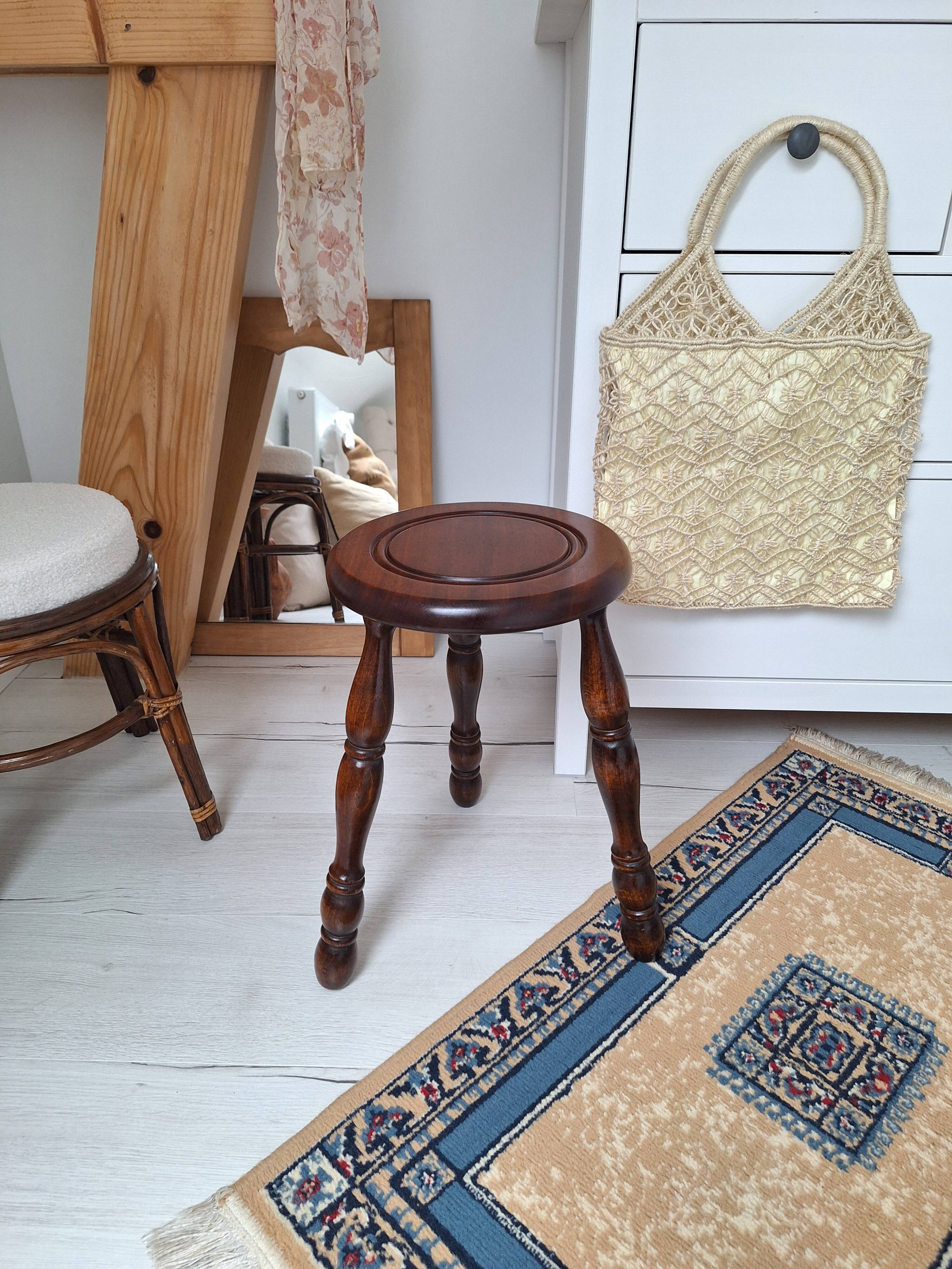 Tabouret tripode