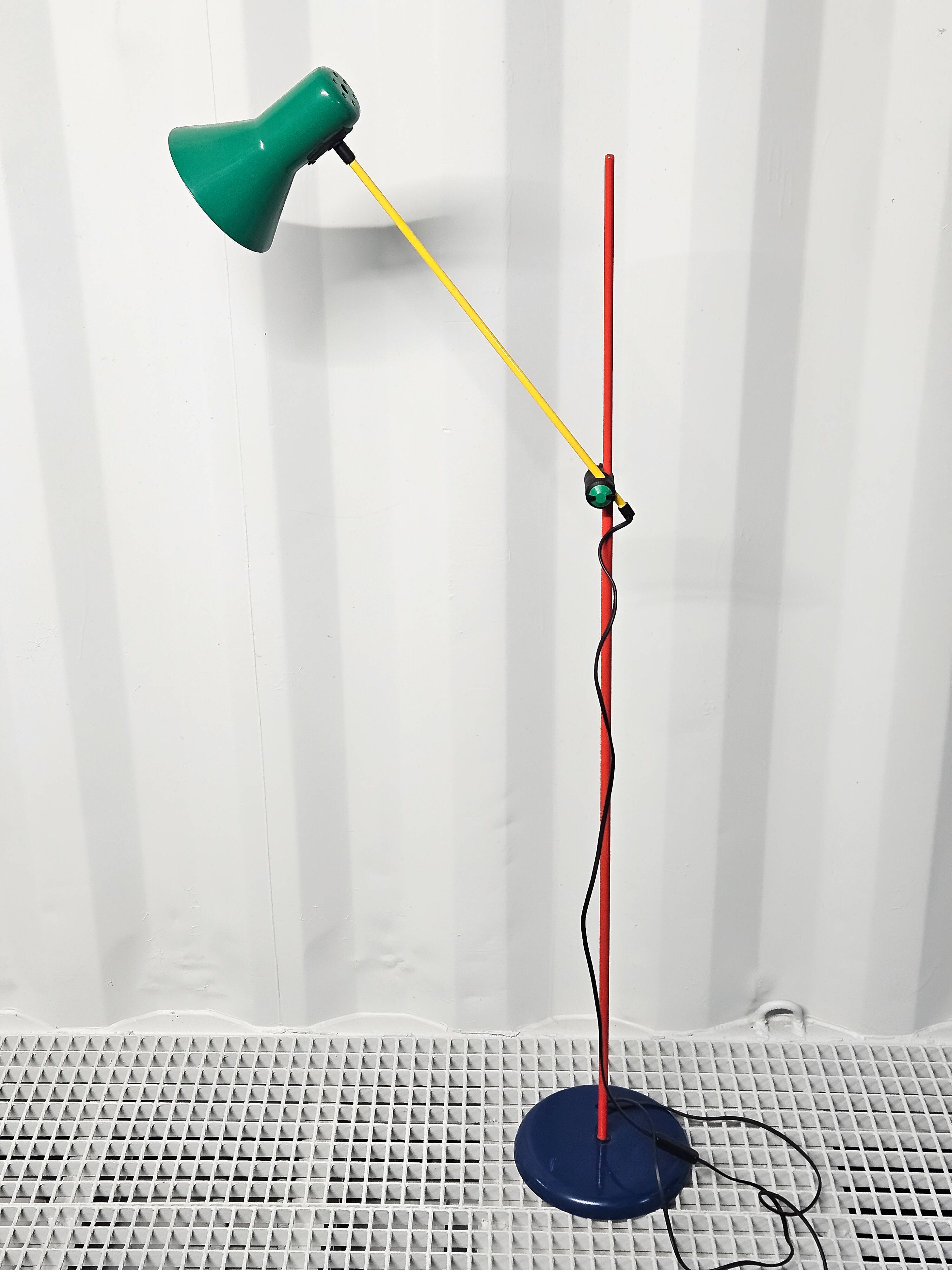 Veneta Lumi vintage floor lamp – colourful Italian design, adjustable arm.