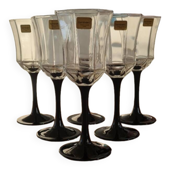 Set of 6 luminarc stemmed glasses