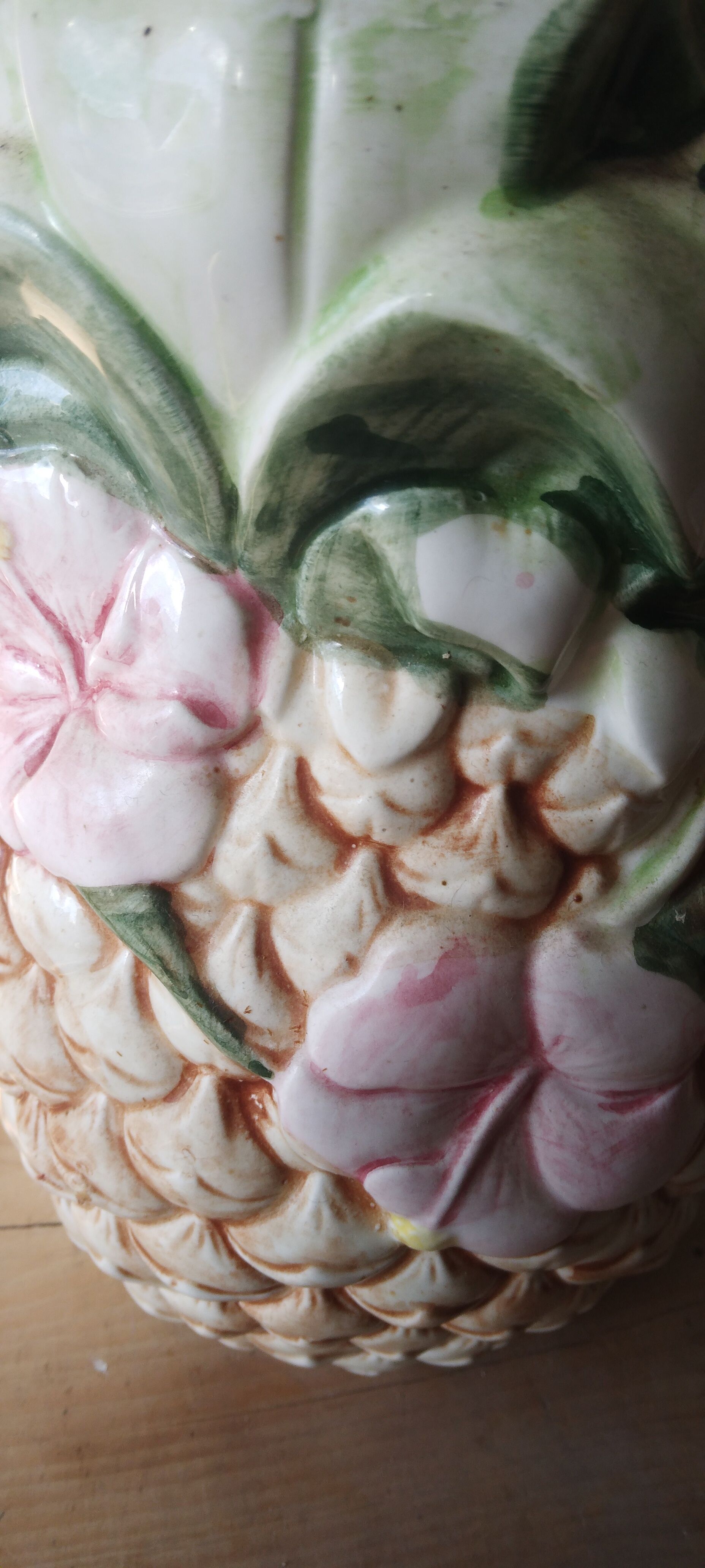 Slip pineapple pitcher