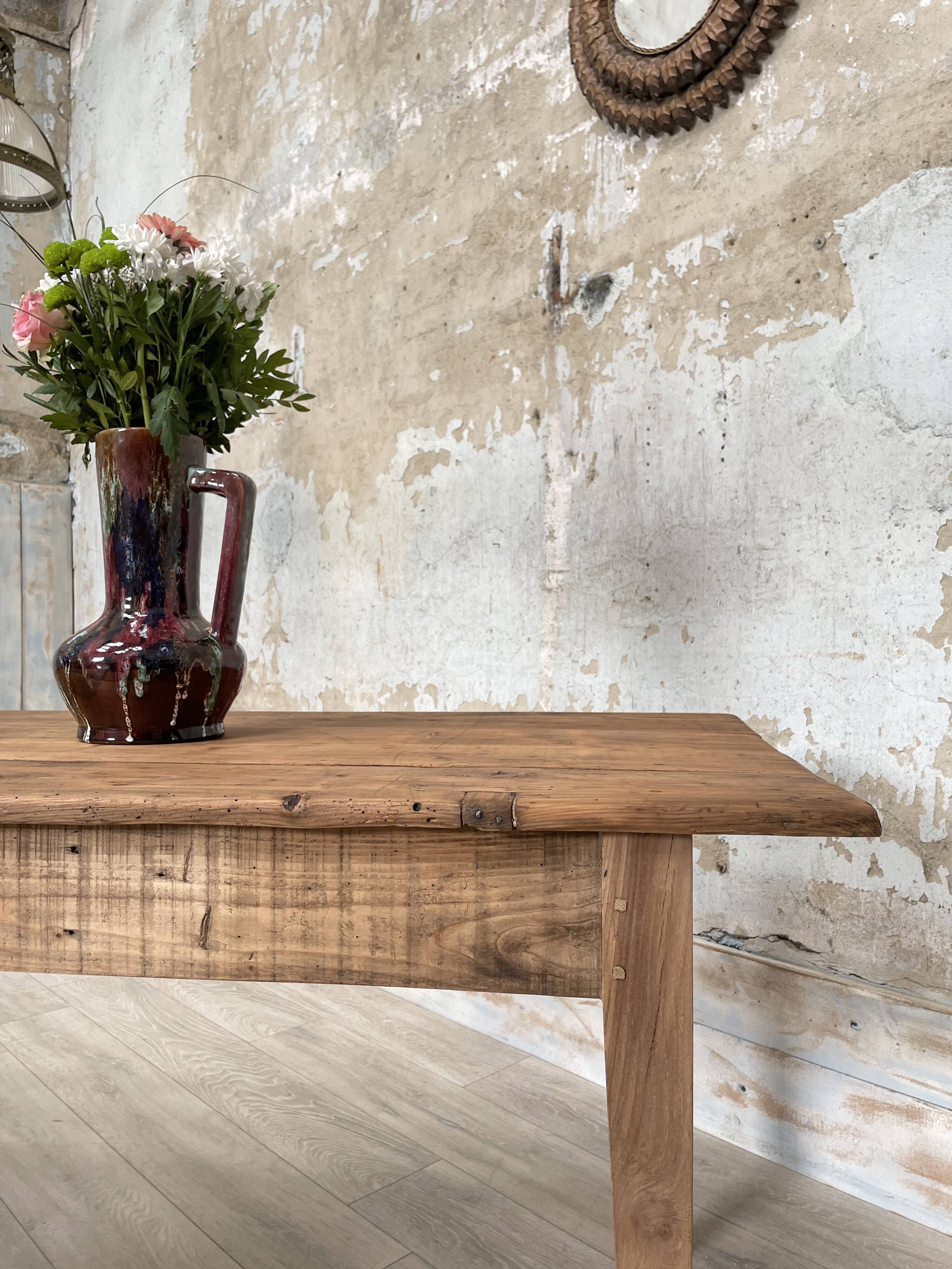Table de ferme vintage en bois brut