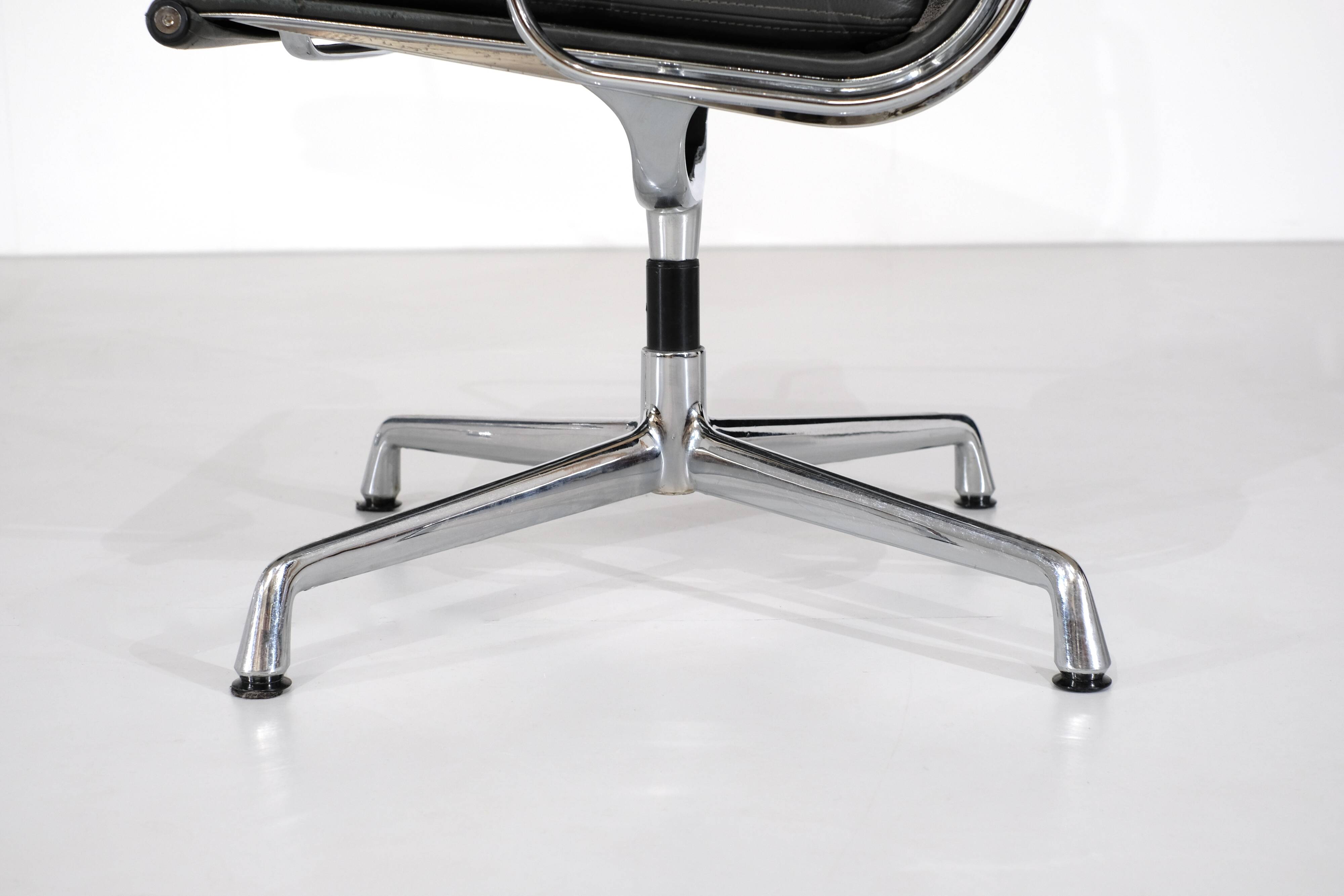 Fauteuil Soft Pad Chaise "EA 208" Charles Ray Eames, USA 1969.