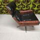 Fauteuil lounge cuir noir 1970 vintage