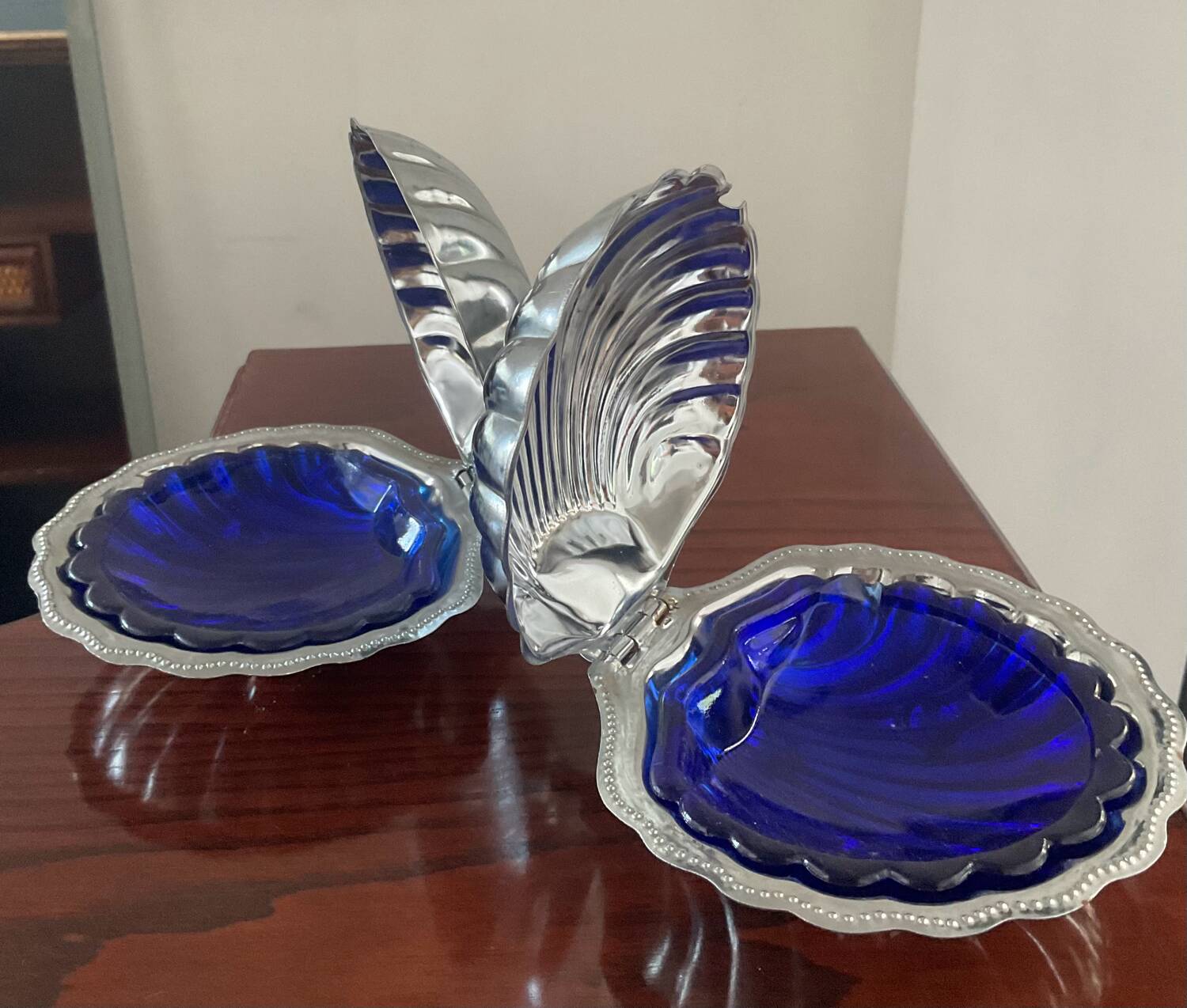 Pair of shell butter dishes from the 70s