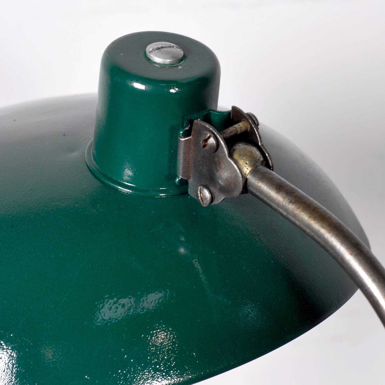 Lampe de table Kaiser Idell par Christian Dell, années 1930